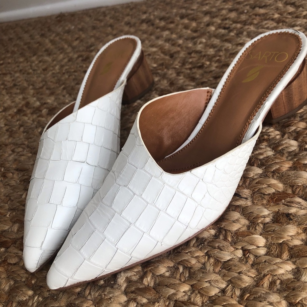 Anthropologie White Croc-Embossed Leather Pointed Mules
